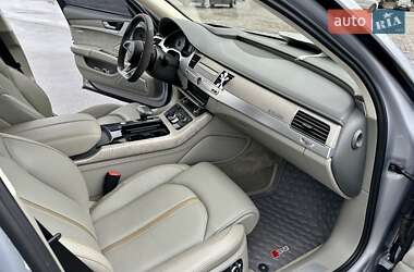 Седан Audi S8 2015 в 