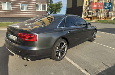 Седан Audi S8 2012 в 
