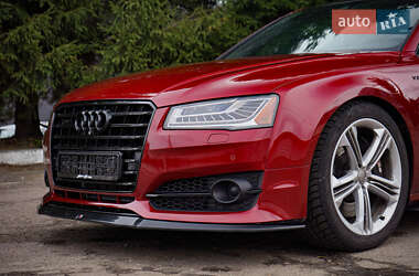 Седан Audi S8 2014 в 