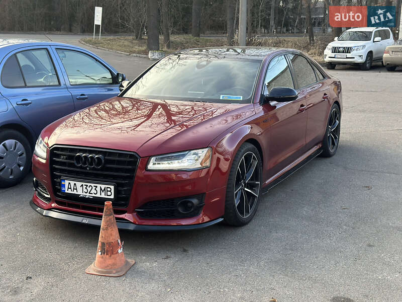 Седан Audi S8 2014 в Киеве