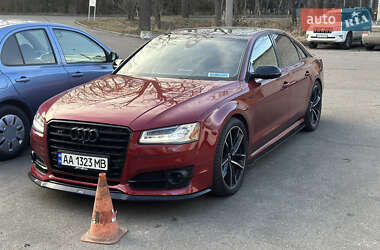 Седан Audi S8 2014 в 