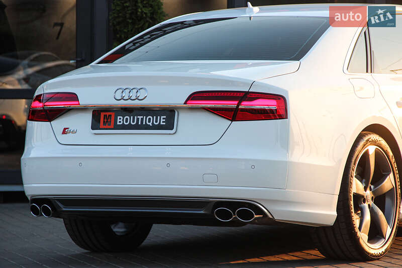 Седан Audi S8 2014 в Одессе