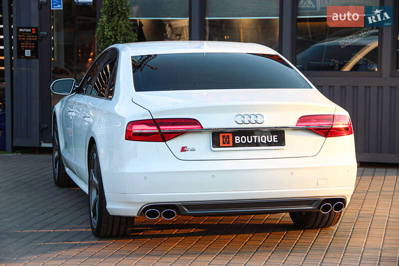 Седан Audi S8 2014 в Одессе