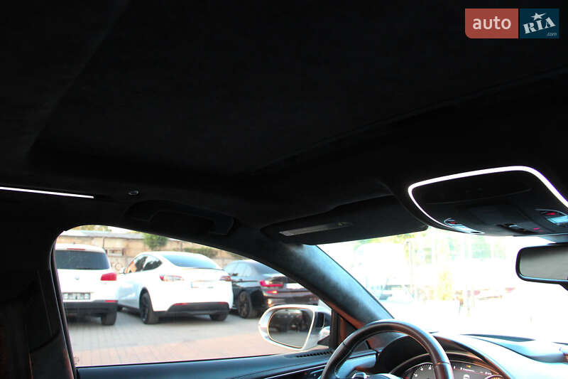 Седан Audi S8 2014 в Одессе