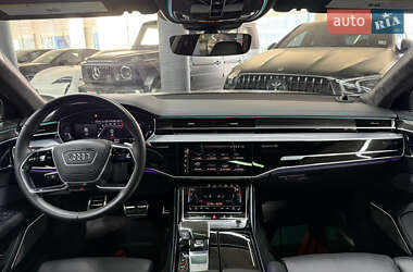 Седан Audi S8 2020 в 