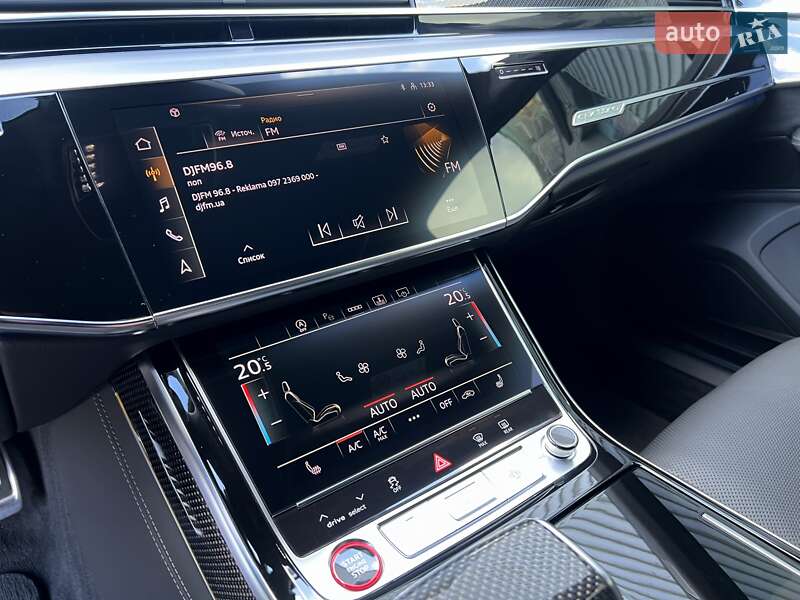 Седан Audi S8 2022 в Києві