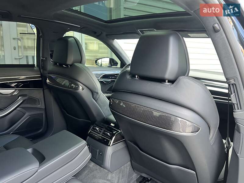 Седан Audi S8 2022 в Києві