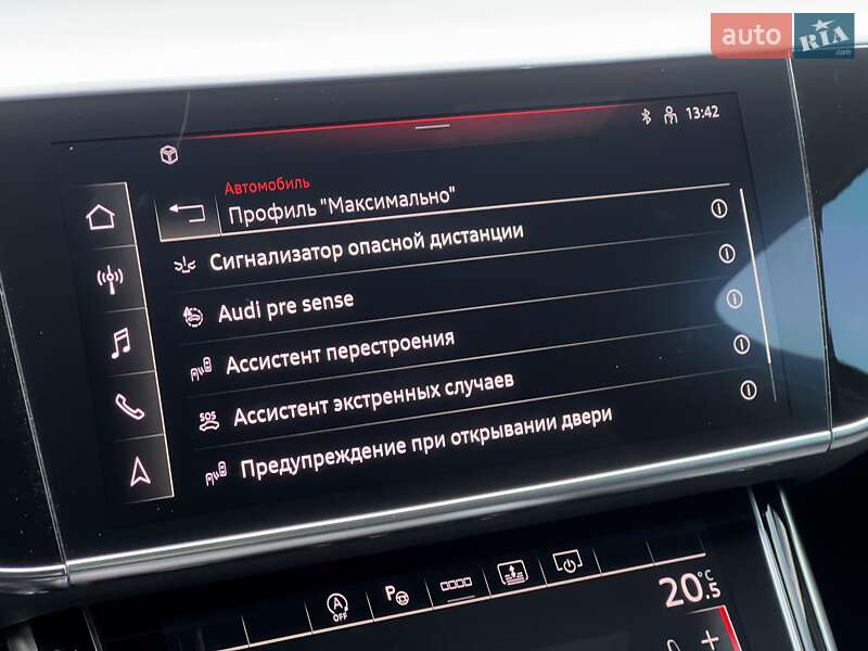 Седан Audi S8 2022 в Києві
