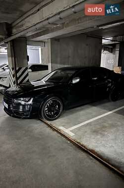 Седан Audi S8 2012 в 