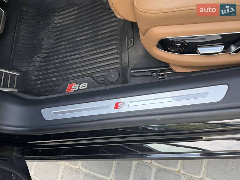 Седан Audi S8 2019 в Львове