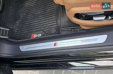 Седан Audi S8 2019 в 