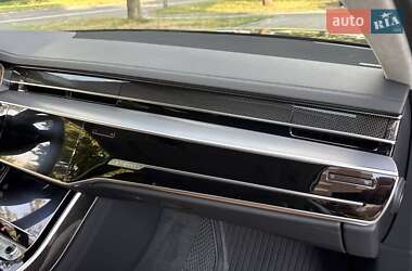 Седан Audi S8 2019 в 