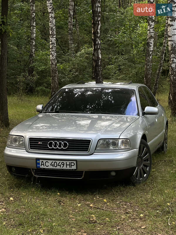Audi S8 1998