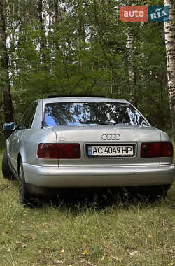 Седан Audi S8 1998 в 