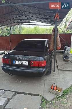 Седан Audi S8 1997 в 