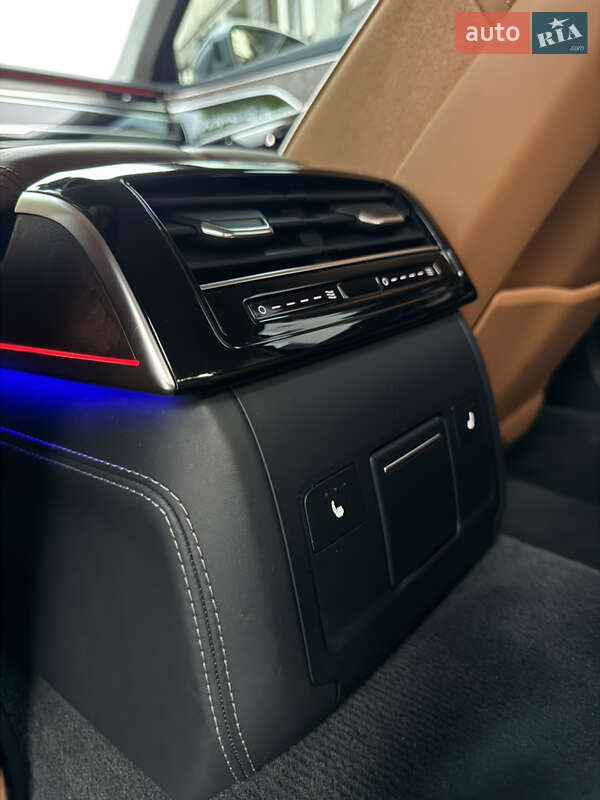 Седан Audi S8 2022 в Виннице