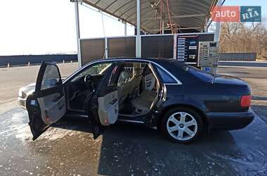 Седан Audi S8 1997 в 