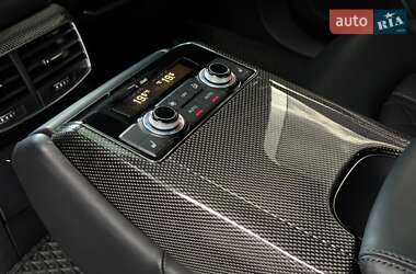 Седан Audi S8 2016 в 