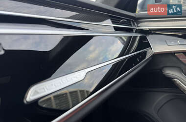 Седан Audi S8 2024 в 