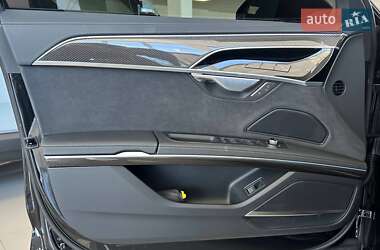 Седан Audi S8 2025 в 