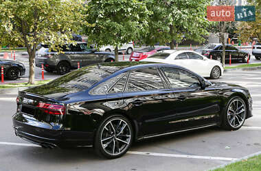 Седан Audi S8 2017 в 
