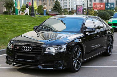 Седан Audi S8 2017 в 