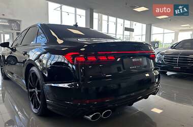 Седан Audi S8 2025 в 