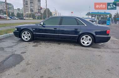 Седан Audi S8 2000 в 
