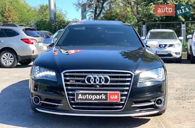 Седан Audi S8 2013 в 