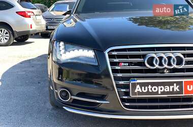 Седан Audi S8 2013 в 