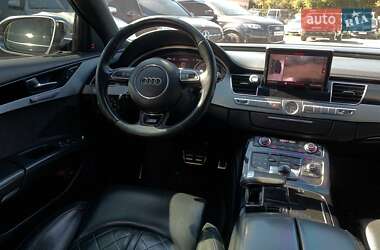 Седан Audi S8 2013 в 