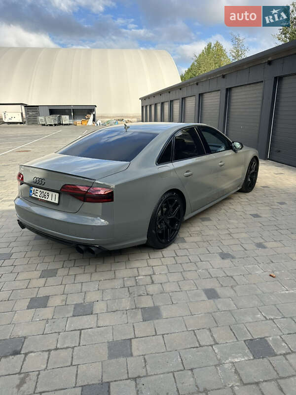 Седан Audi S8 2017 в Днепре