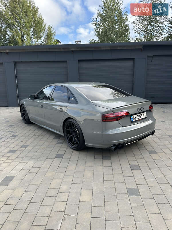 Седан Audi S8 2017 в Днепре