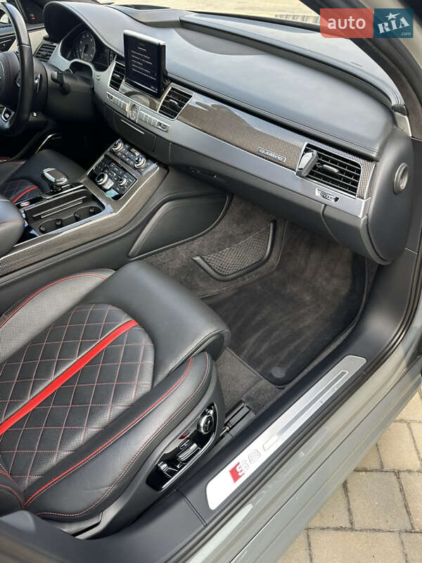 Седан Audi S8 2017 в Днепре