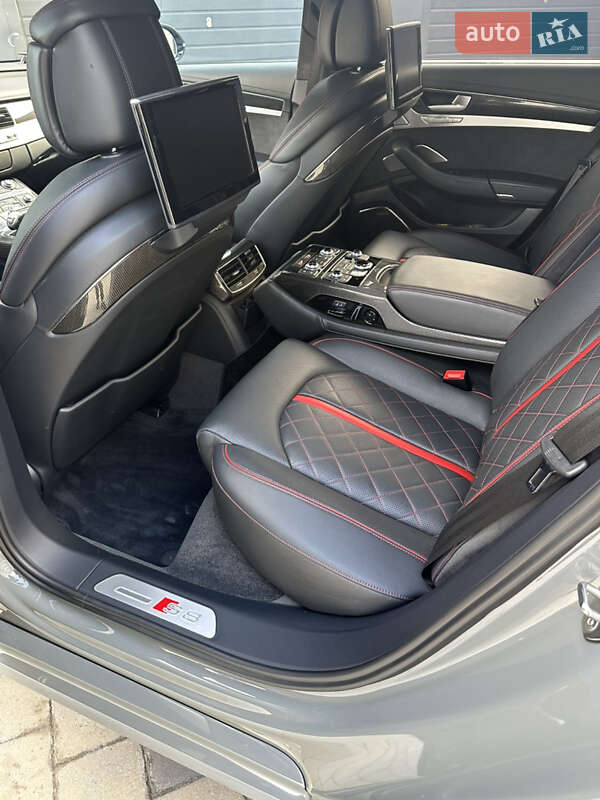 Седан Audi S8 2017 в Днепре