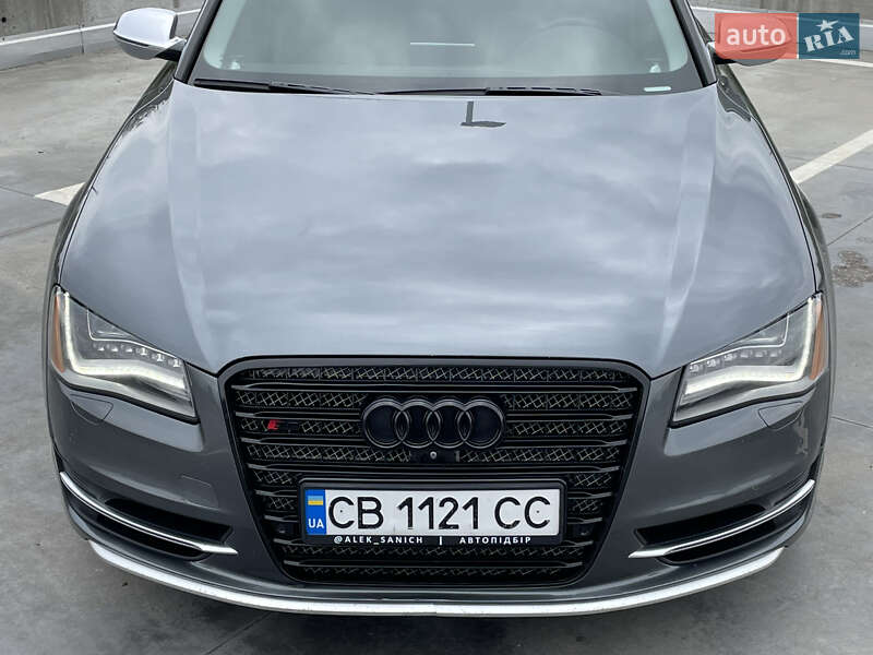 Седан Audi S8 2012 в Києві