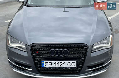 Седан Audi S8 2012 в 