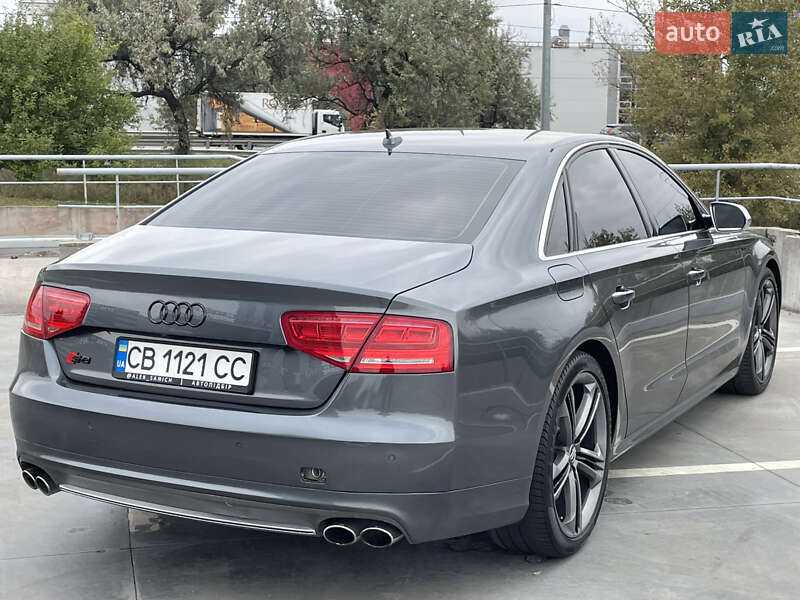 Седан Audi S8 2012 в Києві