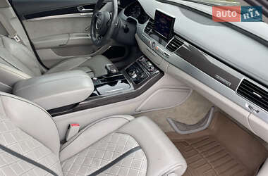 Седан Audi S8 2012 в 