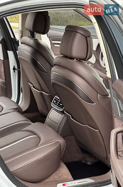 Седан Audi S8 2014 в 
