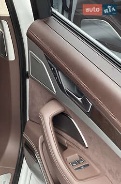 Седан Audi S8 2014 в Вінниці