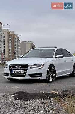 Седан Audi S8 2014 в Виннице