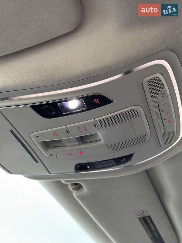 Седан Audi S8 2014 в Вінниці