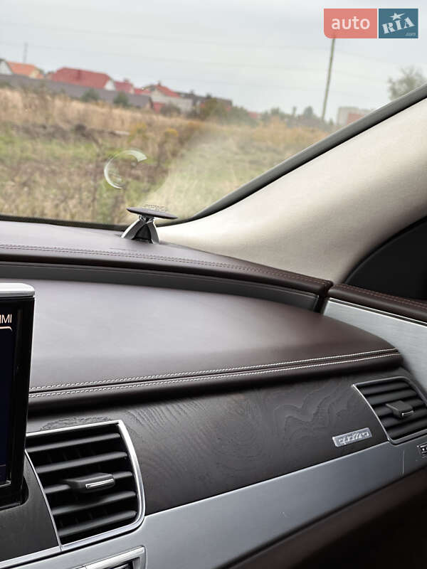 Седан Audi S8 2014 в Вінниці