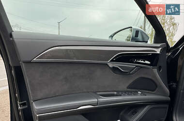 Седан Audi S8 2020 в 