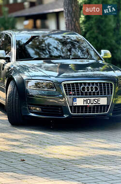 Седан Audi S8 2008 в 