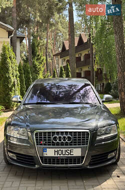 Седан Audi S8 2008 в 