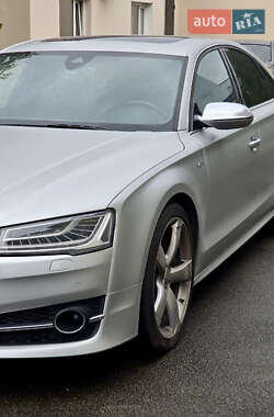 Седан Audi S8 2014 в 