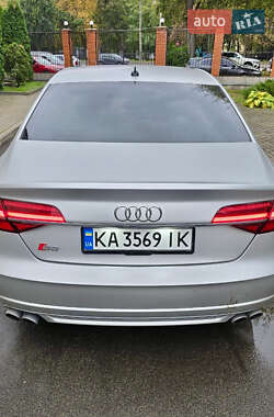 Седан Audi S8 2014 в 