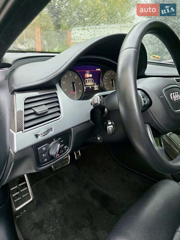 Седан Audi S8 2014 в Киеве